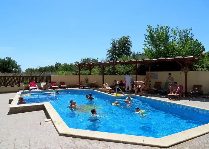 комплекс виста до плажа - Complex Byala Vista Near The Apartmanhotel 4*