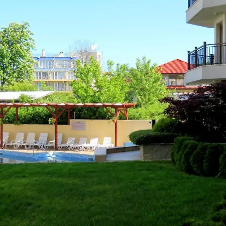 комплекс виста до плажа - Complex Byala Vista Near The מלון דירות 4*