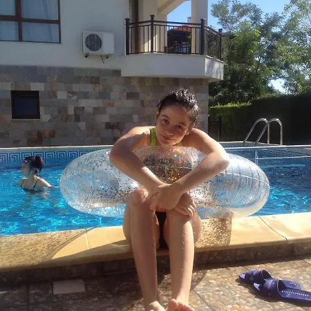 комплекс виста до плажа - Complex Byala Vista Near The מלון דירות 4*