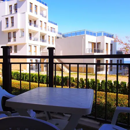 комплекс виста до плажа - Complex Byala Vista Near The Ξενοδοχείο με διαμερίσματα Byala (Varna)