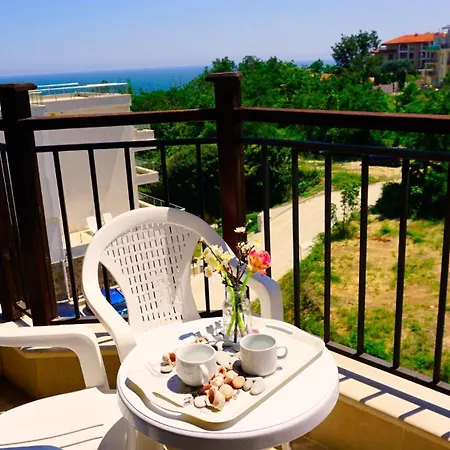 комплекс виста до плажа - Complex Byala Vista Near The Ξενοδοχείο με διαμερίσματα Byala (Varna)
